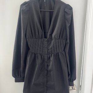 Pretty Little Thing - BLACK FITTED PUFF SLEEVE SKATER DRESS (Size US 6/M)